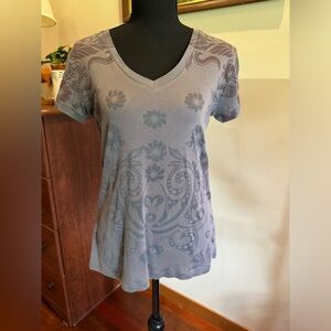 Adiktd V-neck Tee. Large